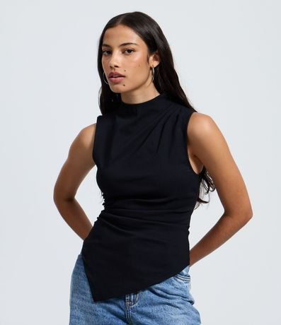 Blusa en Bengalina con Cuello y Ruedo Asimétrico