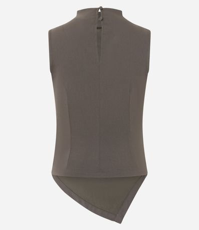 Blusa en Bengalina con Cuello y Ruedo Asimétrico 6