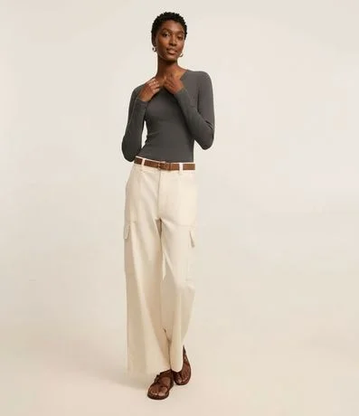 Blusa Básica Acanalada en Rib con Cuello Redondo 3