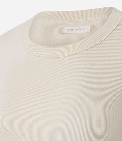 Blusa Básica Acanalada en Rib con Cuello Redondo 3