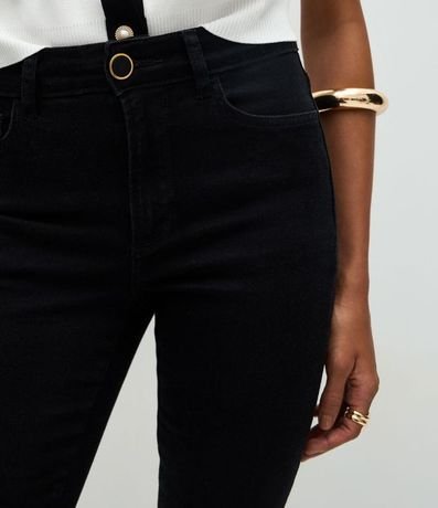 Pantalón Skinny en Sarga con Cintura Alta 4