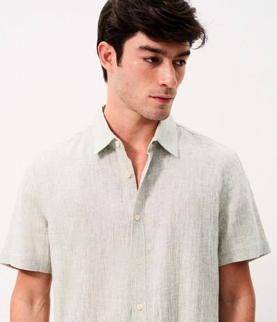 Camisa Regular en Lino con Abotonado 4