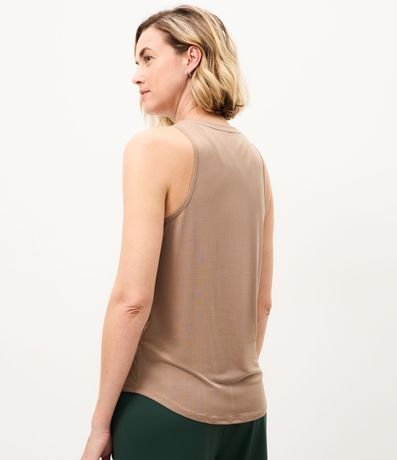 Musculosa Deportiva en Microfibra Texturizada y Bajo Redondeado 4