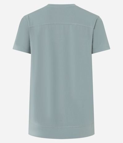Remera Deportiva en Microfibra Agujerada con Bajo Mullet 3