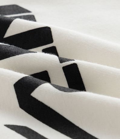 Remera Infantil Baby Tee con Estampa Huntrix – Talle 5 a 14 años 3