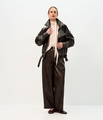 Campera Oversized en PU con Elástico en el Ruedo 2