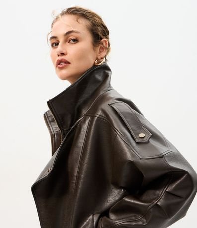 Campera Oversized en PU con Elástico en el Ruedo 3