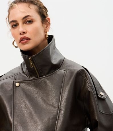 Campera Oversized en PU con Elástico en el Ruedo 4