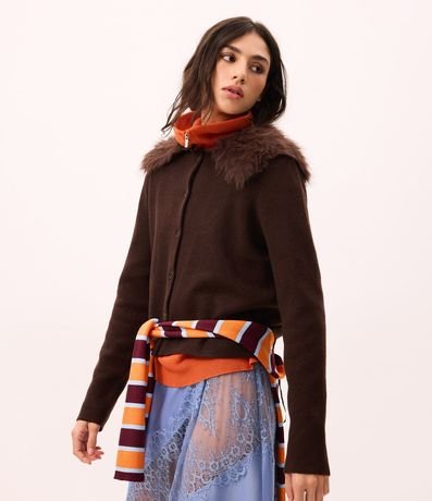 Cardigan Femenino Corto en Tricot con Botones