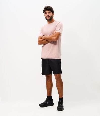 Remera Deportiva con Tecnologia Dry y Detalles Reflectantes 2
