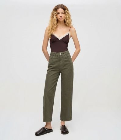 Pantalón Recto Cropped en Sarga con Trabillas en la Cintura