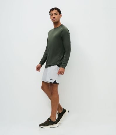 Remera Deportiva Dry Fit con Estampa Rayada 2