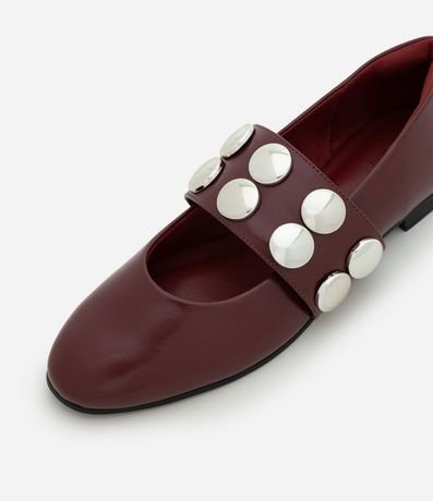 Zapatilla en PU con Cinta Larga y Studs Aplicados 5