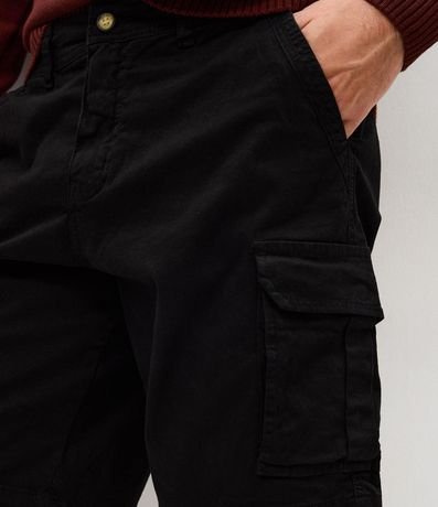 Bermuda Cargo en Sarga Lavada con Elastano y Detalles de Cordón 3
