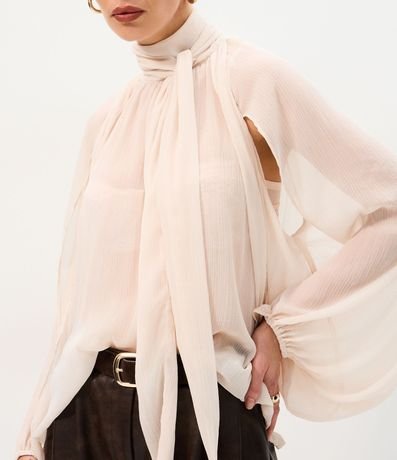 Blusa Amplia en Chiffon con Cuello Lazo y Recortes Vazados 4