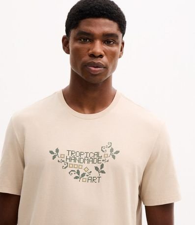 Remera Masculina de Algodón con Lettering Tropical Handmade 8