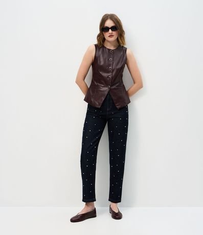 Pantalón de Jean Mom con Remaches y Cintura Alta