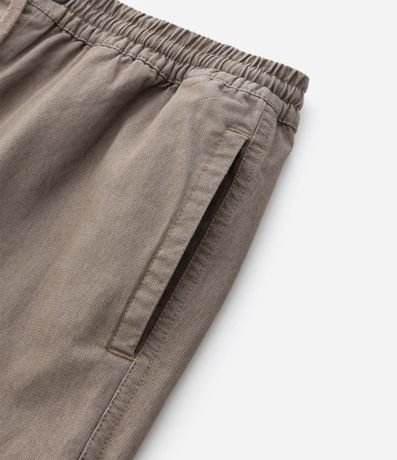 Bermuda en Sarga Texturizada con Cintura Elástica 8