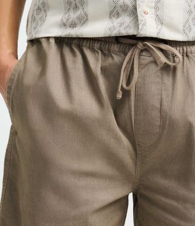 Bermuda en Sarga Texturizada con Cintura Elástica 3