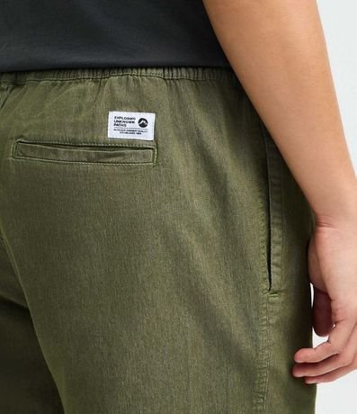 Bermuda en Sarga Texturizada con Cintura Elástica 4