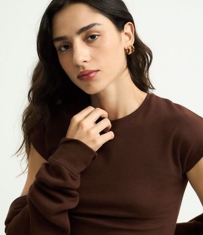 Blusa Básica en Rib con Hombro Caído 3