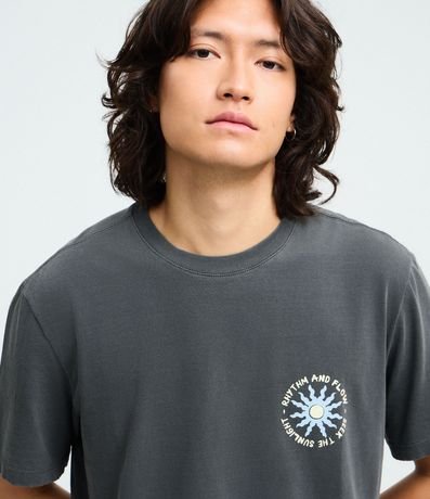 Remera Comfort en Algodón con Lettering y Estampado Desteñida 4