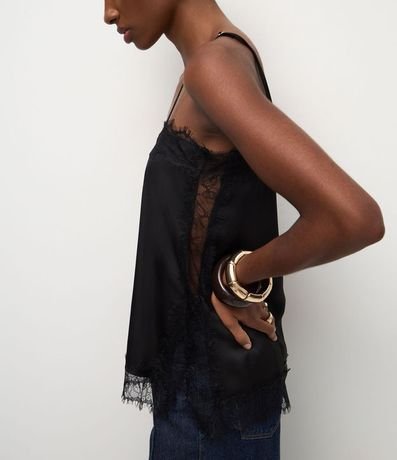 Blusa Satinada con Escote Cuadrado y Encaje Aplicado 4