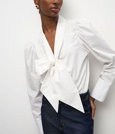 Blusa en Algodón con Manga Abullonada y Cuello Lazo 4