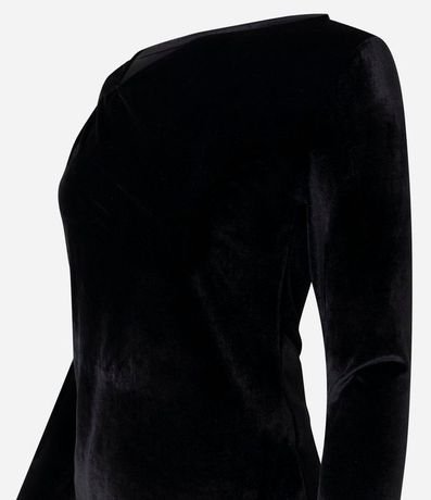 Blusa en Terciopelo con Escote Asimétrico 6
