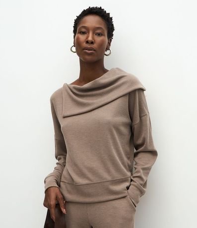 Blusa en Anarruga con Cuello Boba