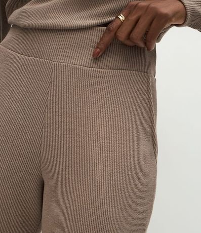 Pantalón Recto en Anarruga con Cintura Elástica y Bolsillos Laterales 4