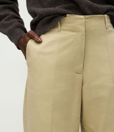Pantalón Barrel en Sarga con Cintura Estructurada 6