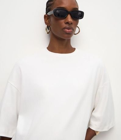 Remera Oversized en Algodón con Encaje Asimétricoen el Ruedo 3