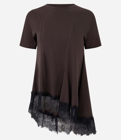 Remera en Algodón con Ruedo Asimétrico y Encaje