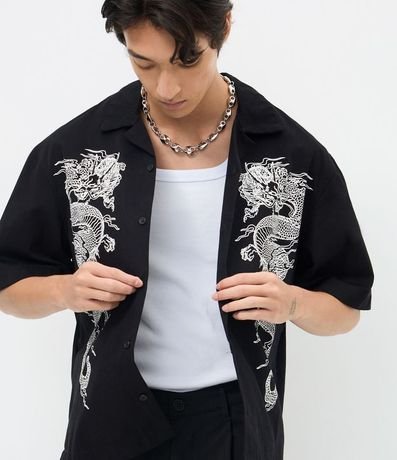 Camisa Boxy en Sarga con Estampa de Dragones 3