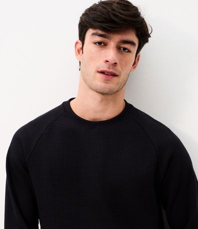 Buzo Masculino Waffle en Algodón con Cuello Redondo 4
