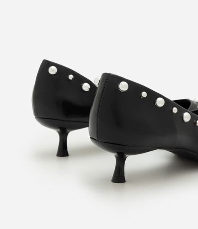 Zapato en PU con Salto Kitten Heel y Aplicación de Studs 4