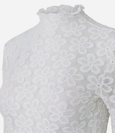 Blusa en Encaje Floral con Cuello Alto 6