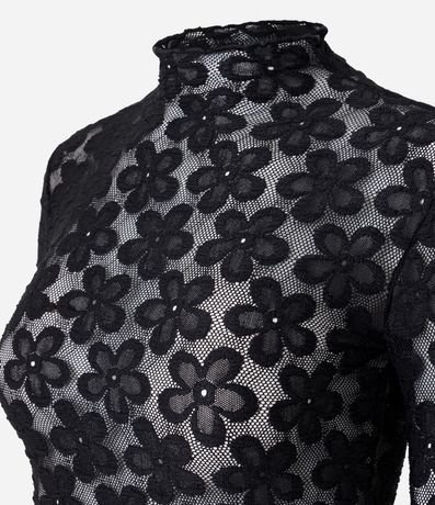 Blusa en Encaje Floral con Cuello Alto 6