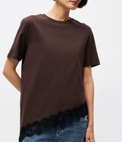 Remera Alargada en Algodón con Ruedo Asimétrico en Encaje 3