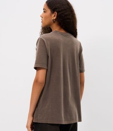 Remera Estampada con Lettering Fate of Midnight y Desteñida 4