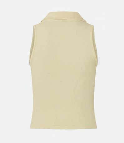 Blusa Polo en Escote V sin Mangas 3