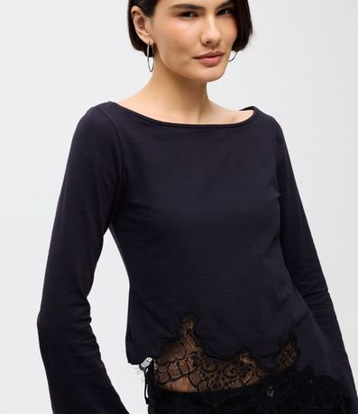 Blusa Femenina en Algodón con Cuello Bote y Detalle de Encaje 3