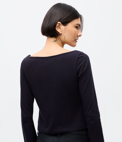 Blusa Femenina en Algodón con Cuello Bote y Detalle de Encaje 4