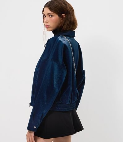 Campera Regular en PU Texturizado 5