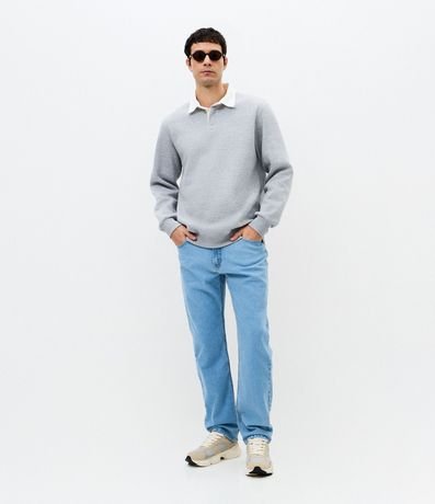 Pantalón Recto en Jeans con Bolsillos Funcionales