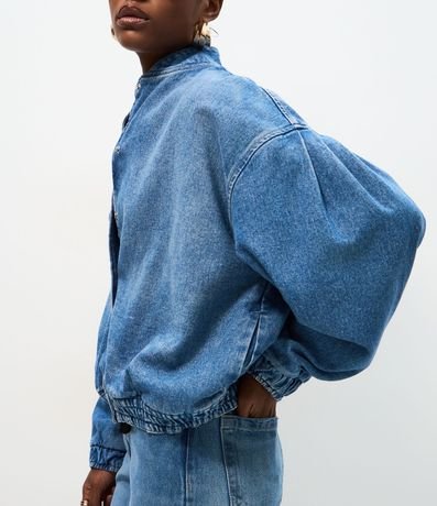 Campera Bomber en Jeans con Puños Ajustados y Botones 4