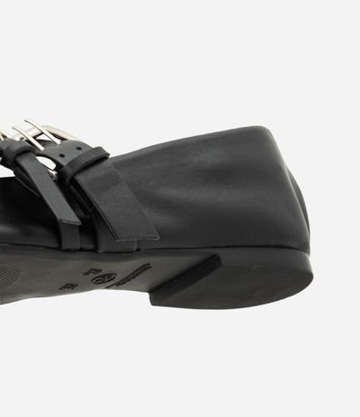 Zapatilla en Cuero con Tiras Ajustables 4