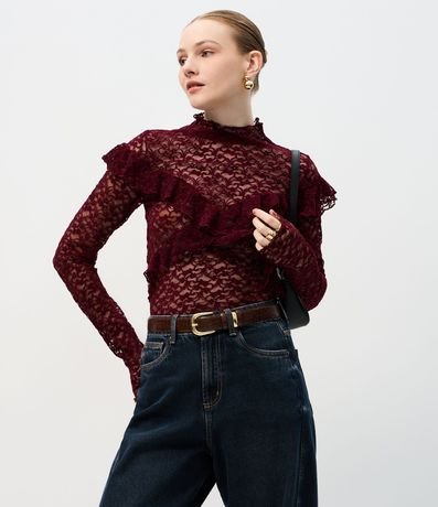 Blusa en Encaje Aterciopelado con Aplicación de Volados
