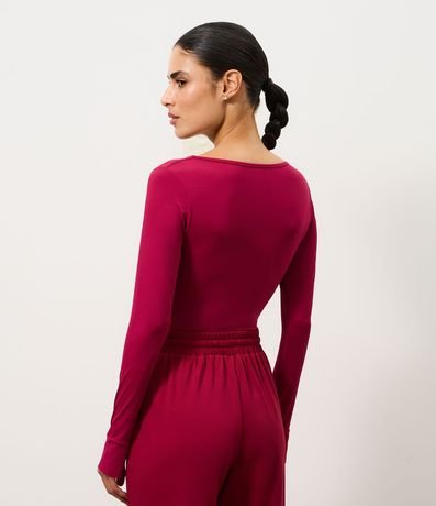 Blusa Cropped Deportiva en Microfibra con Abertura Para Polegar 5